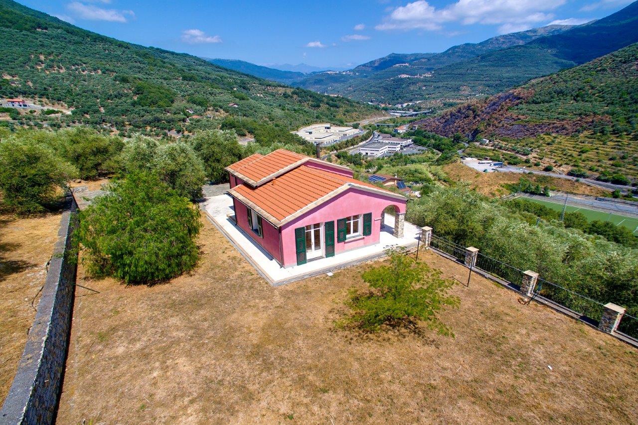 For sale villa in quiet zone Pontedassio Liguria